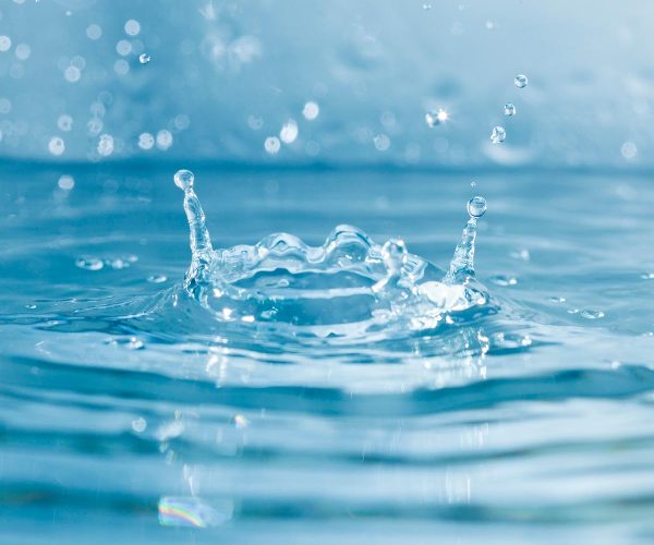 water-background-with-splashes